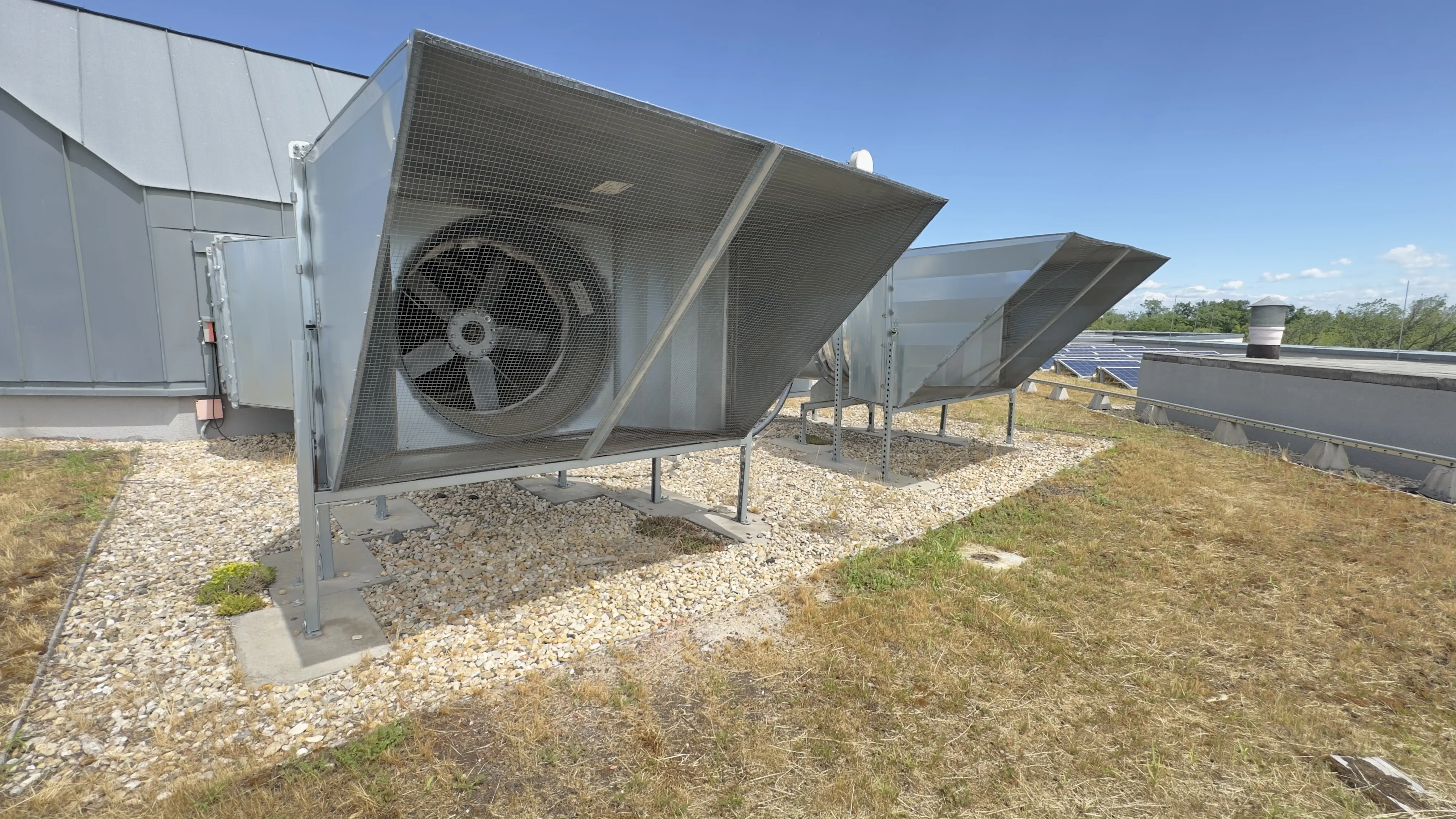 Nagy teljesítményű gépi füstelvezető ventilátor ipari létesítményben